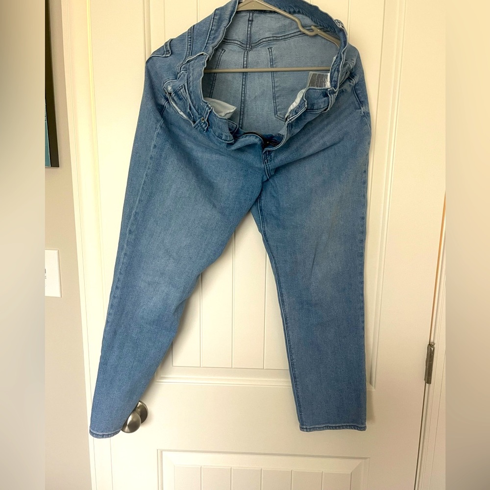 Old Navy Boyfriend Mid-Rise jeans